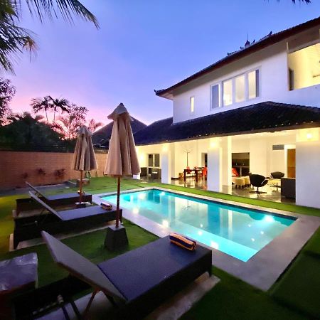 Villa Julia | Heart Of Seminyak | 350M Beach Exterior photo